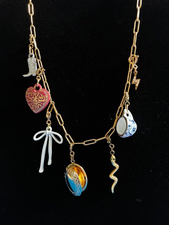 Jewelry - Charm Necklass